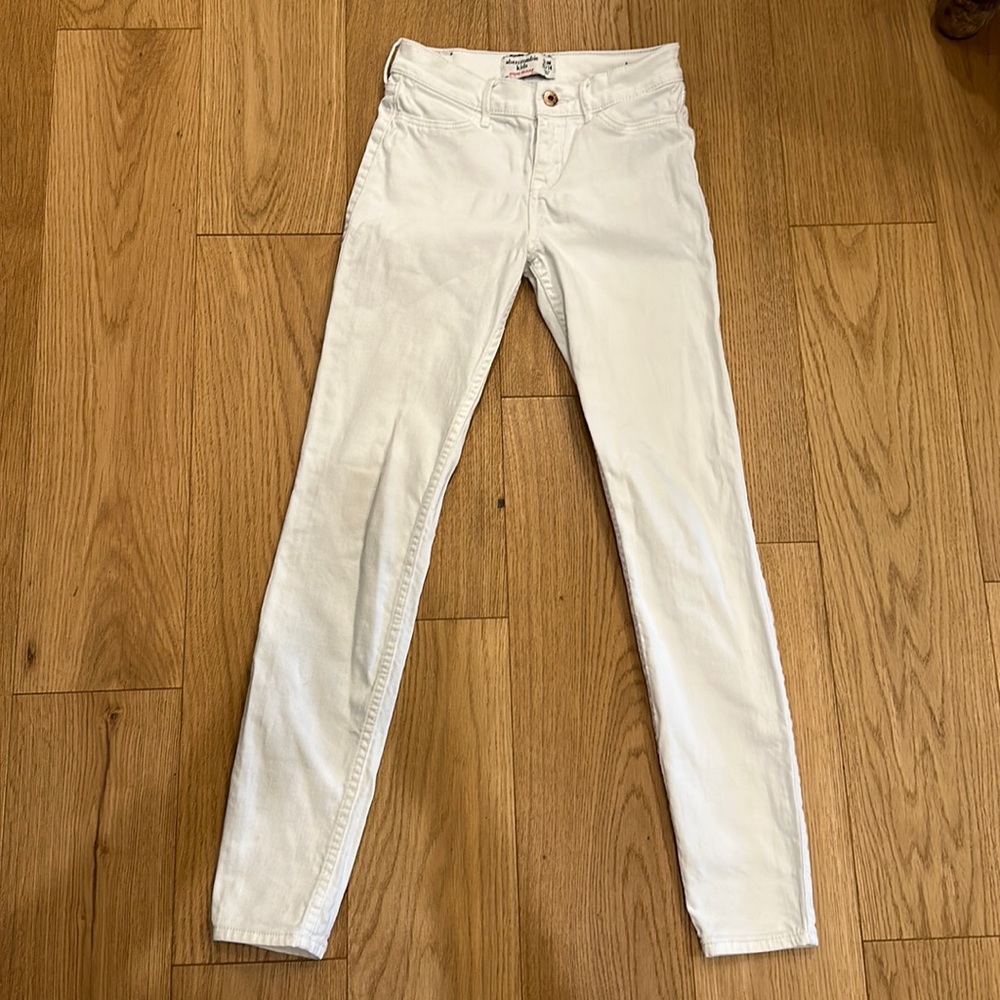 Girls Abercrombie slim white jeans